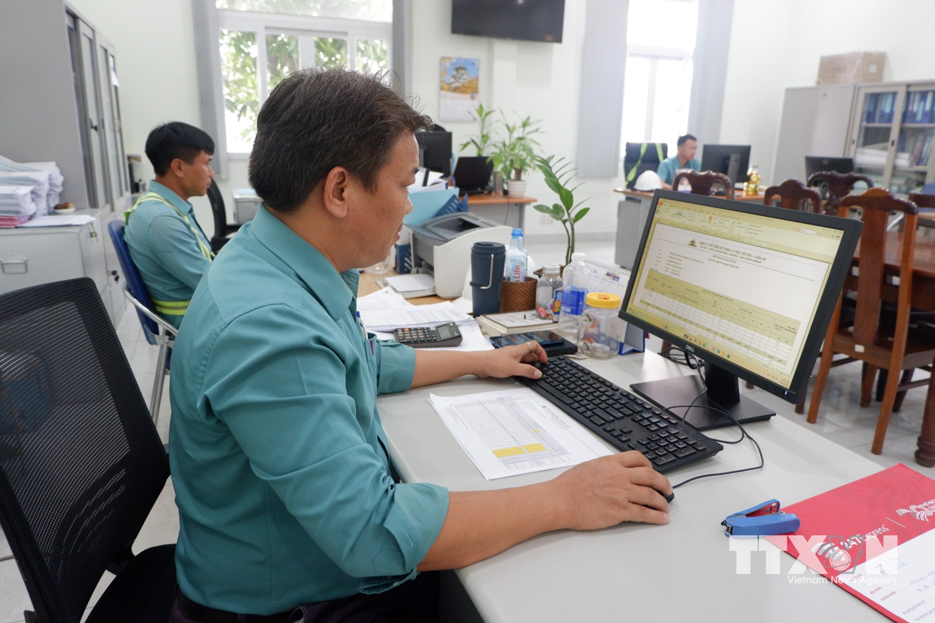 Các doanh nghiệp tại Tây Ninh luôn chú trọng chuyển đổi số trong sản xuất, kinh doanh. (Ảnh: Đức Hạnh/TTXVN)